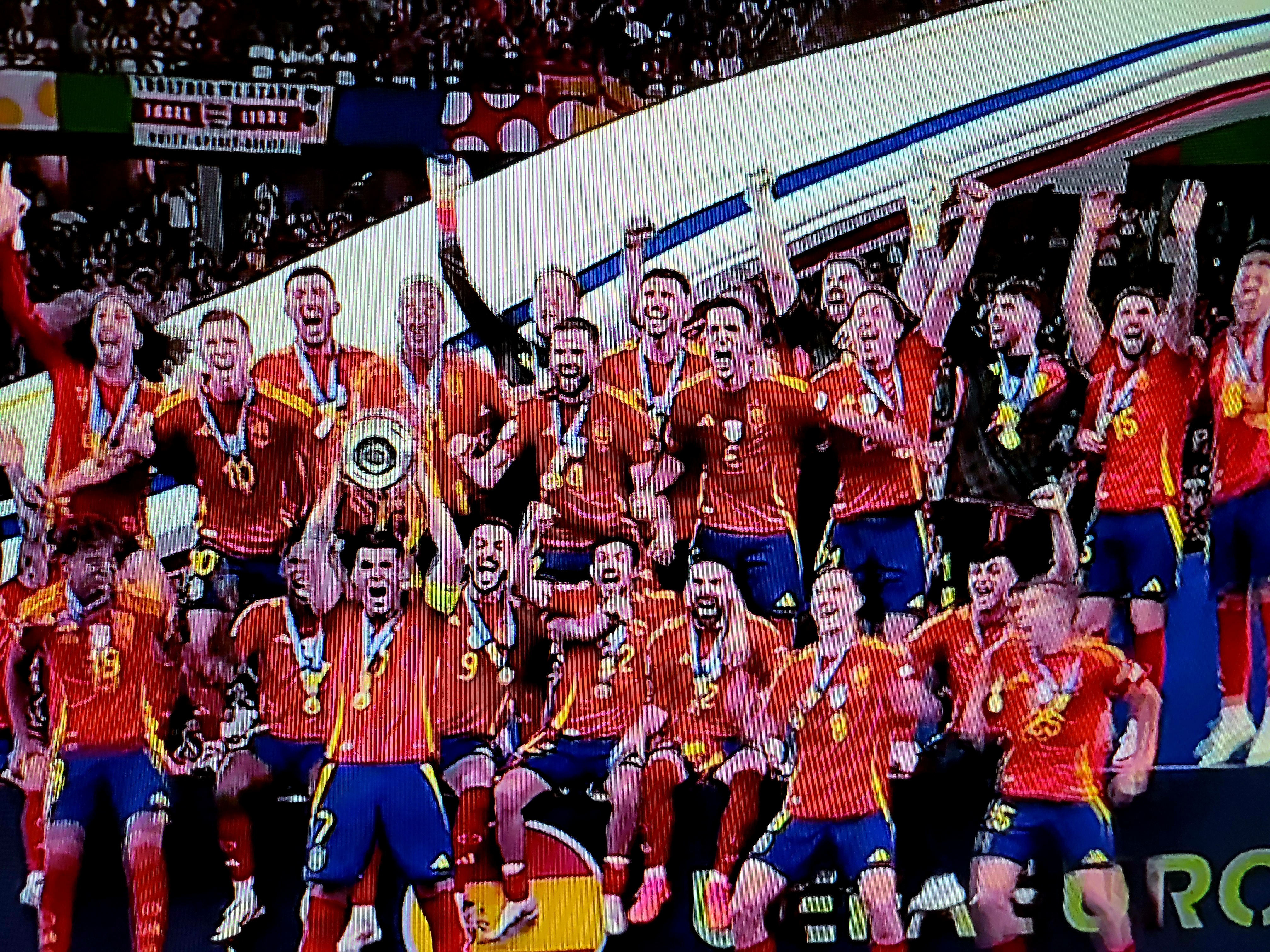 关于西班牙运动员技压群雄夺得奖章的信息 关于西班牙运动员技压群雄夺得奖章的信息